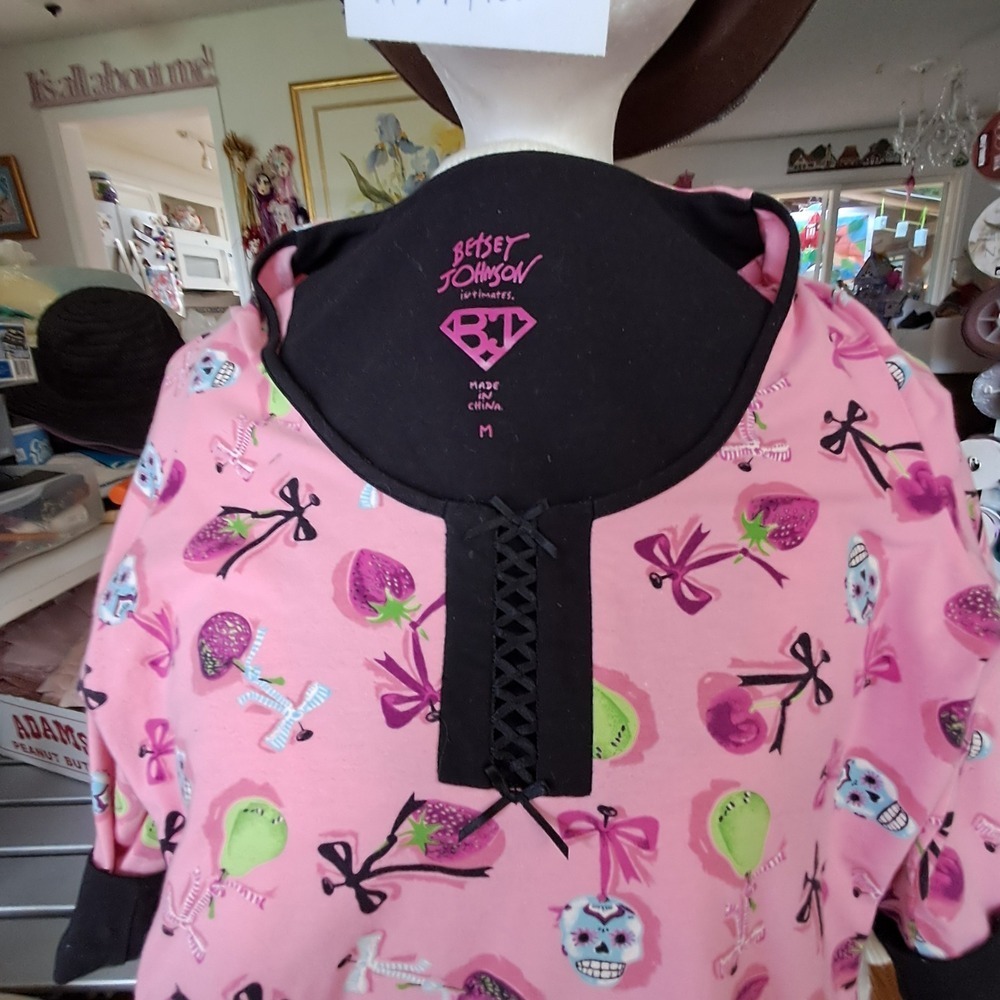 Betsey Johnson Intimates Sleep Dress Skull‎ Strawberry Lace Up Pink M - Picture 3 of 5